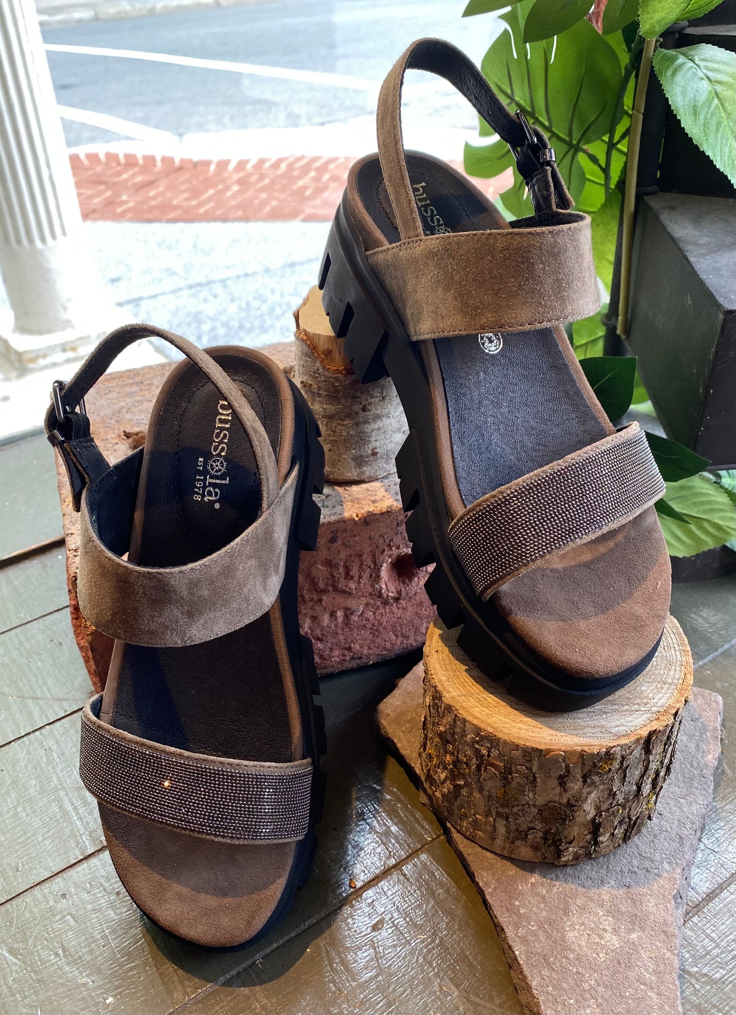 Colleen Sandal - Taupe Suede