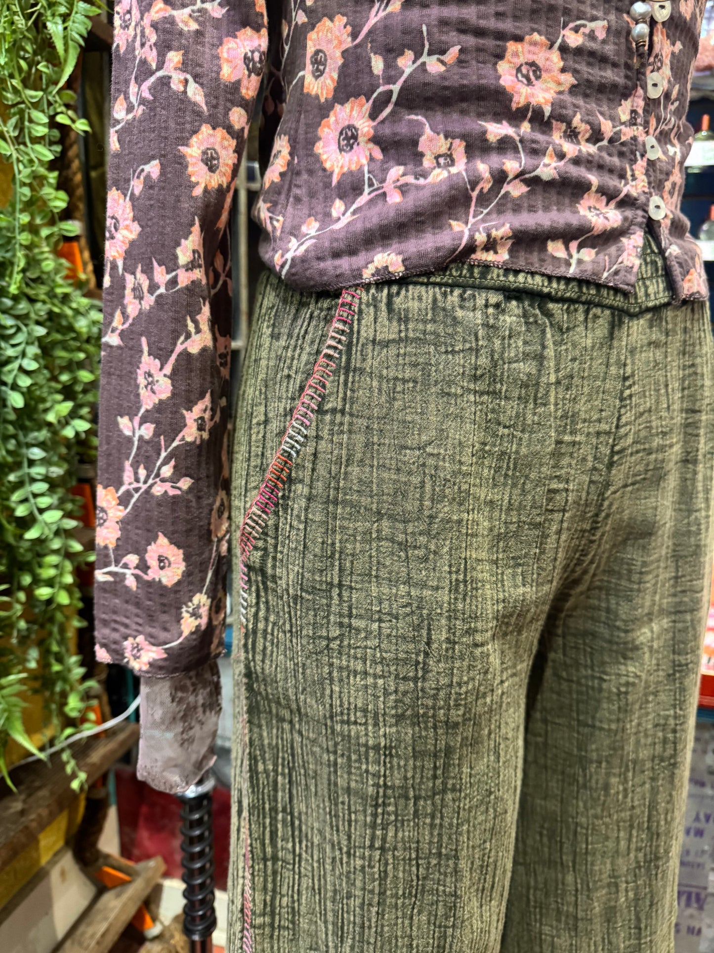 Floral Embroidered Wide Leg Crop Pants - Olive