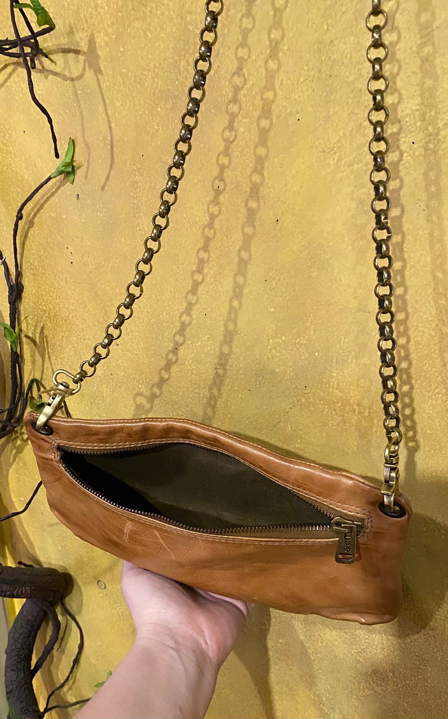 Chain Crossbody - Camel