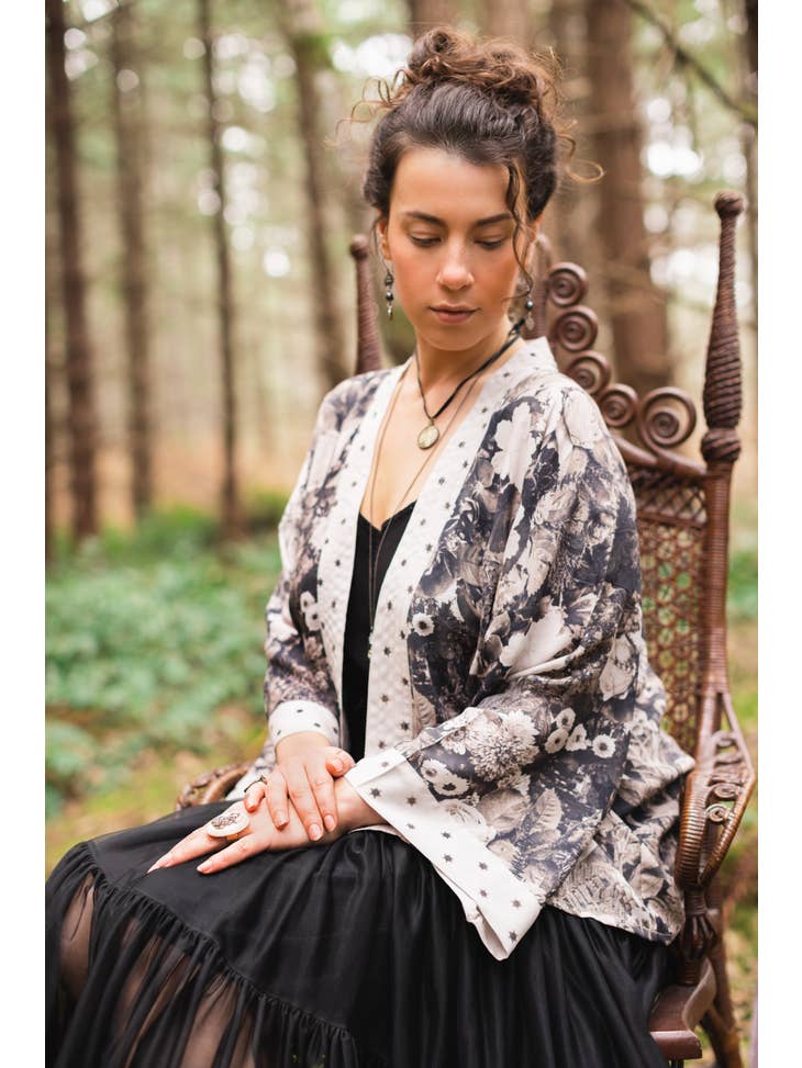 The Looking Glass Cropped Kimono - La De Da