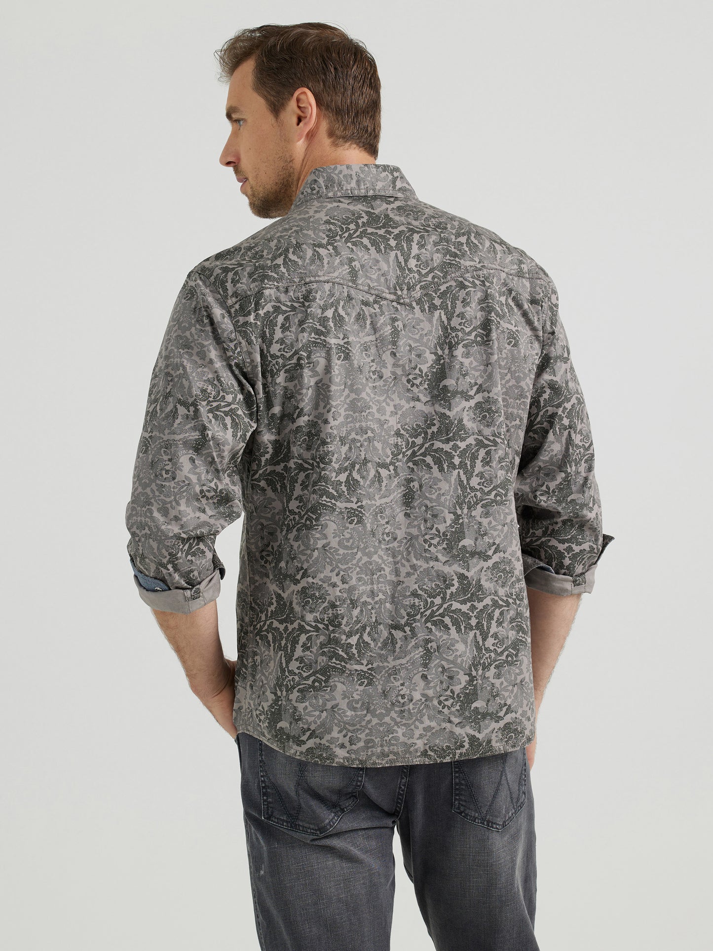 Men's Wrangler® Retro® Premium Long Sleeve Western Snap Printed Shirt- Damask Gray