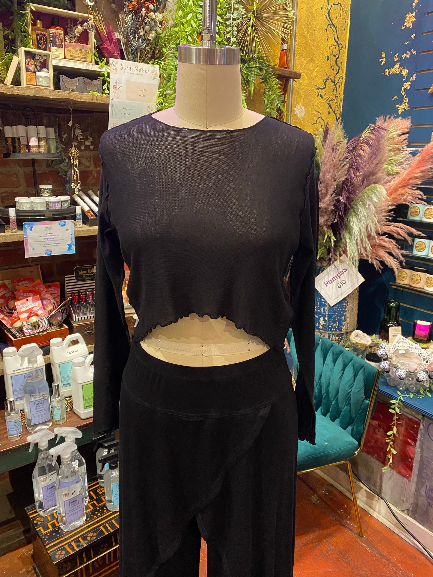 Tulle Curved Crop Top - Black