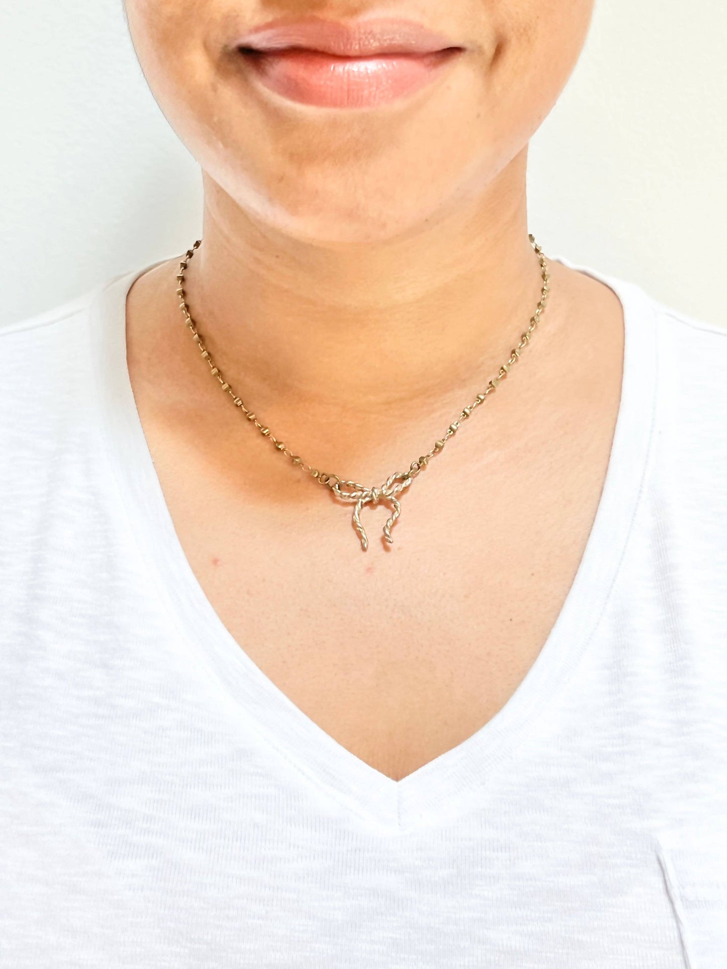 Dainty Bow Necklace
