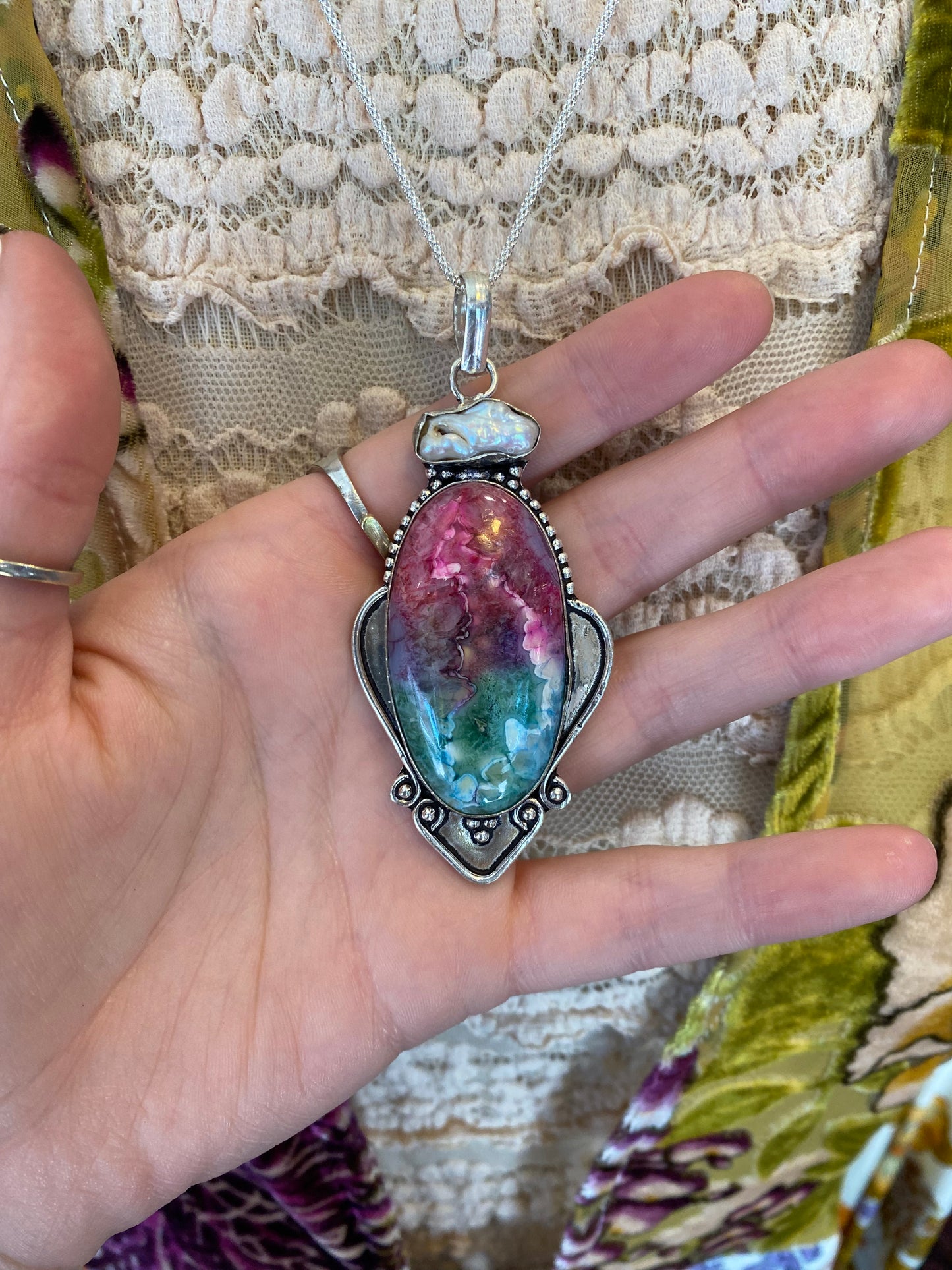 Dyed Agate Pearl Pendant