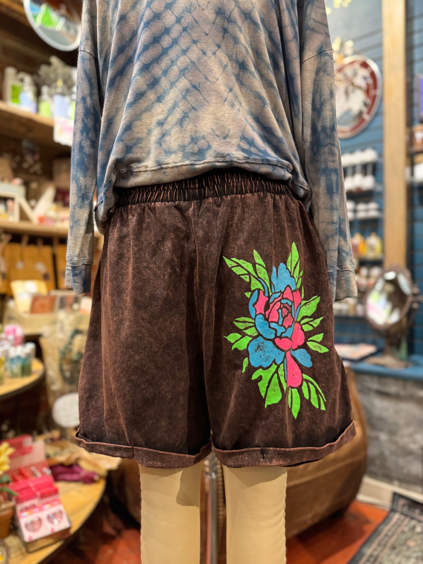 Floral Mandala Mineral Wash Zenana Shorts -Laura Bruce*