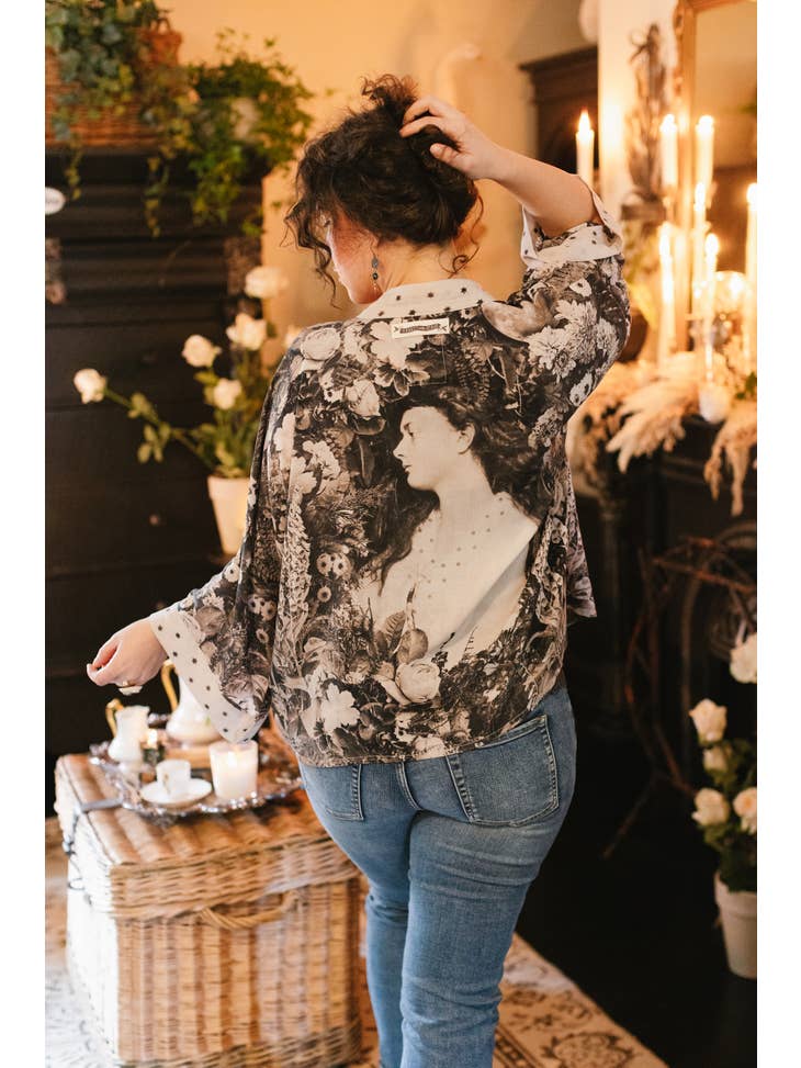 The Looking Glass Cropped Kimono - La De Da