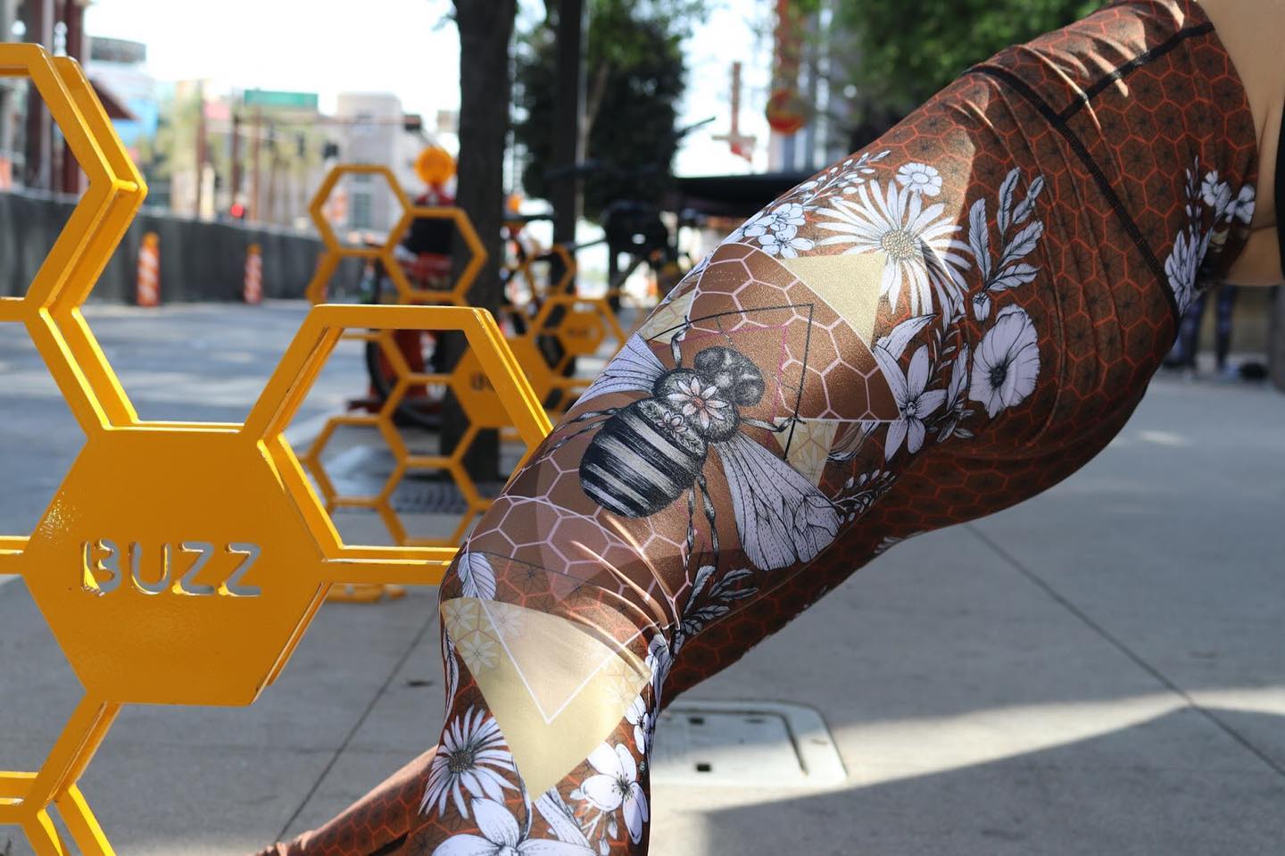 Beeloved Printed Yoga Leggings - La De Da