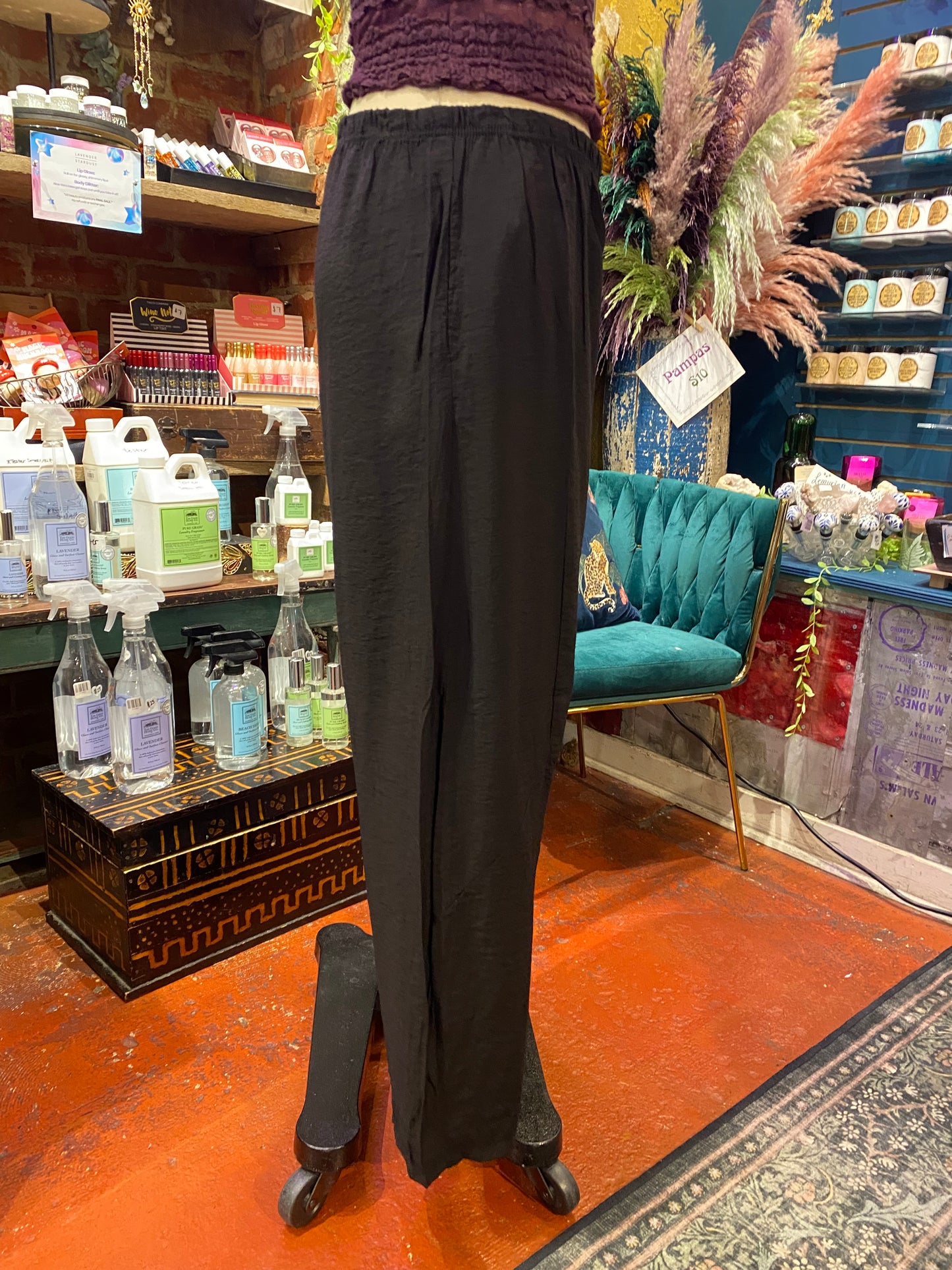 Barrel Crop Parachute Pant - Black
