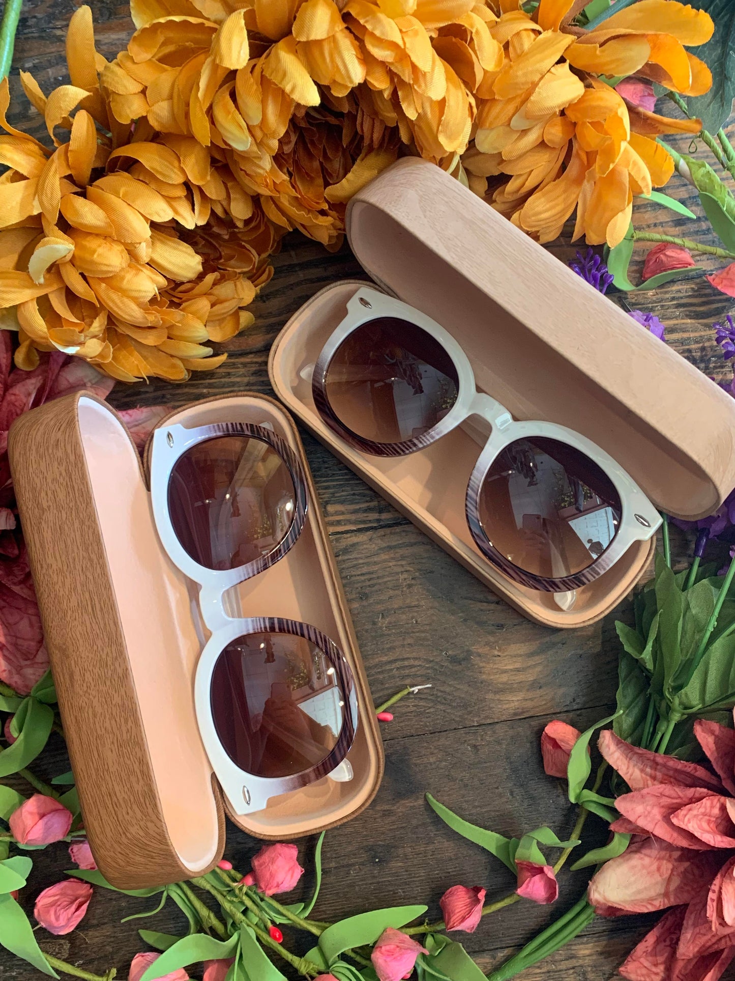 Gradients Faux Bone Frame Sunglasses with Case - La De Da