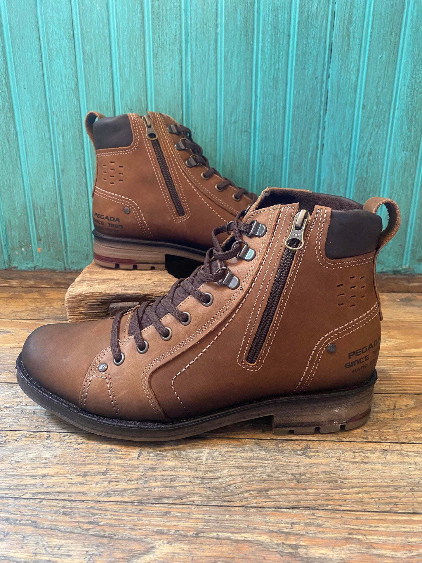 Latego Boot - La De Da