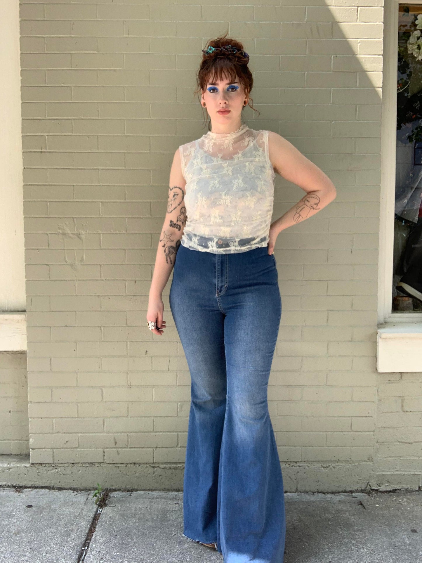 Just Float on Flare Jeans - Midwash - La De Da