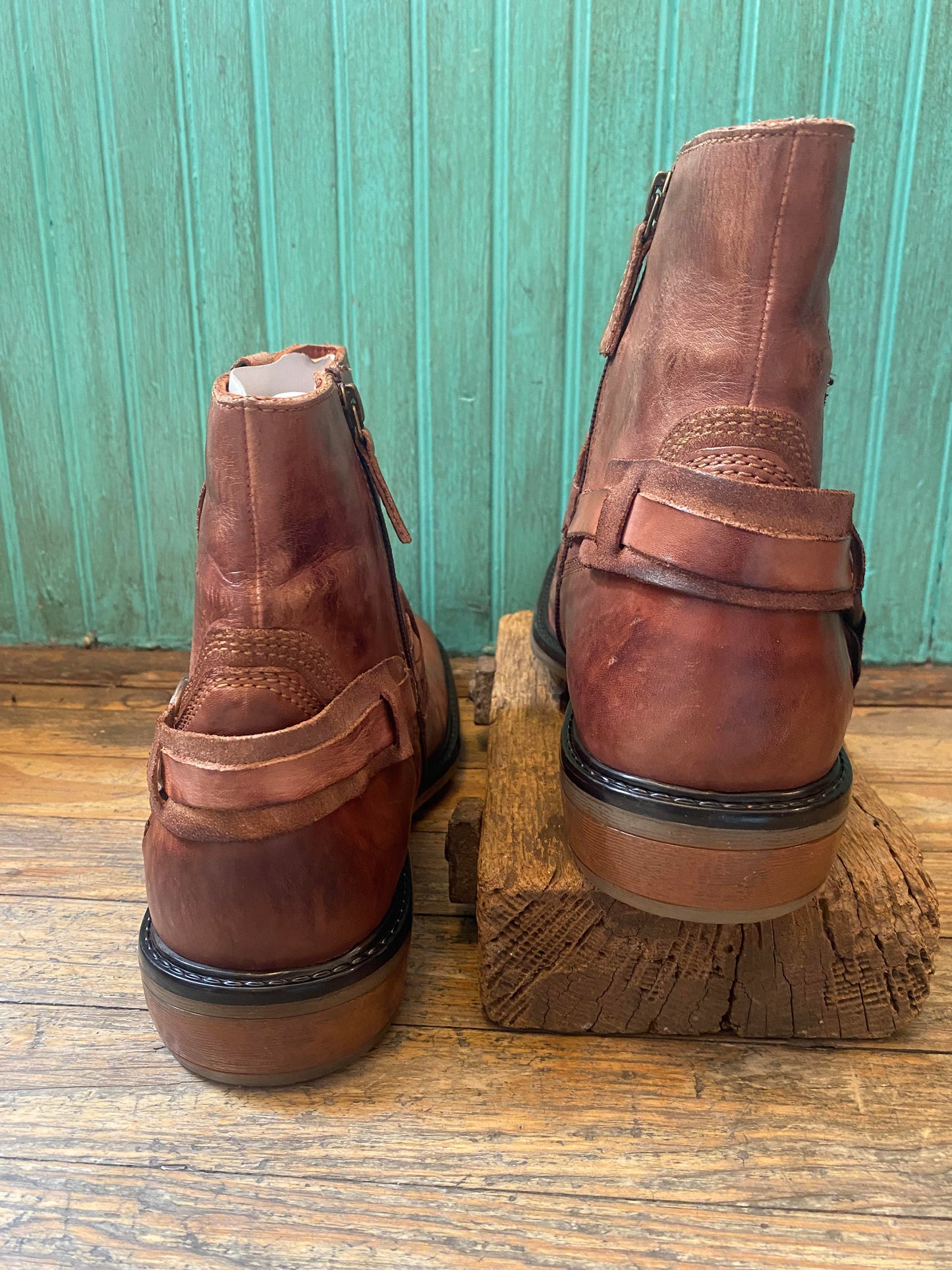 Men's Native II Harness Boots - La De Da