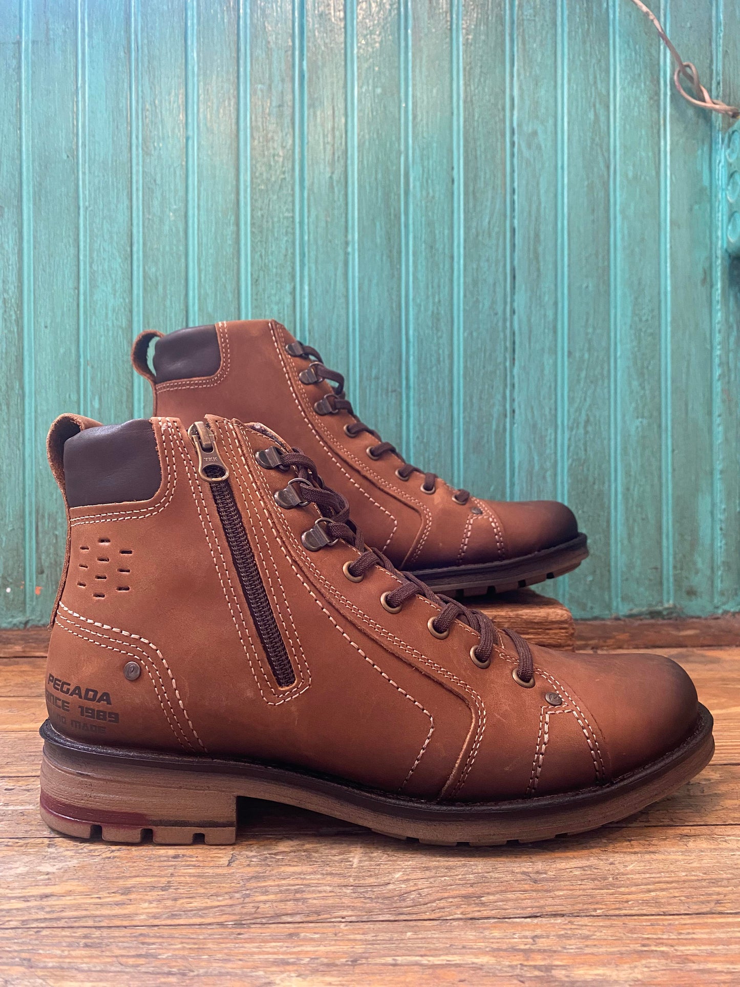 Latego Boot - La De Da