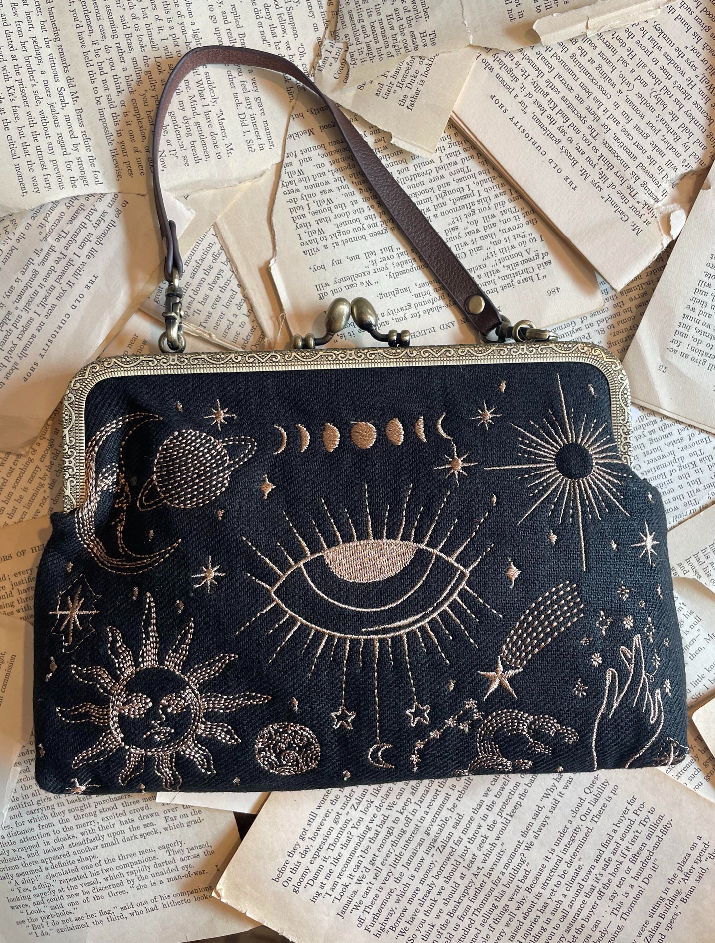 Celestial Kiss Lock Bag - La De Da