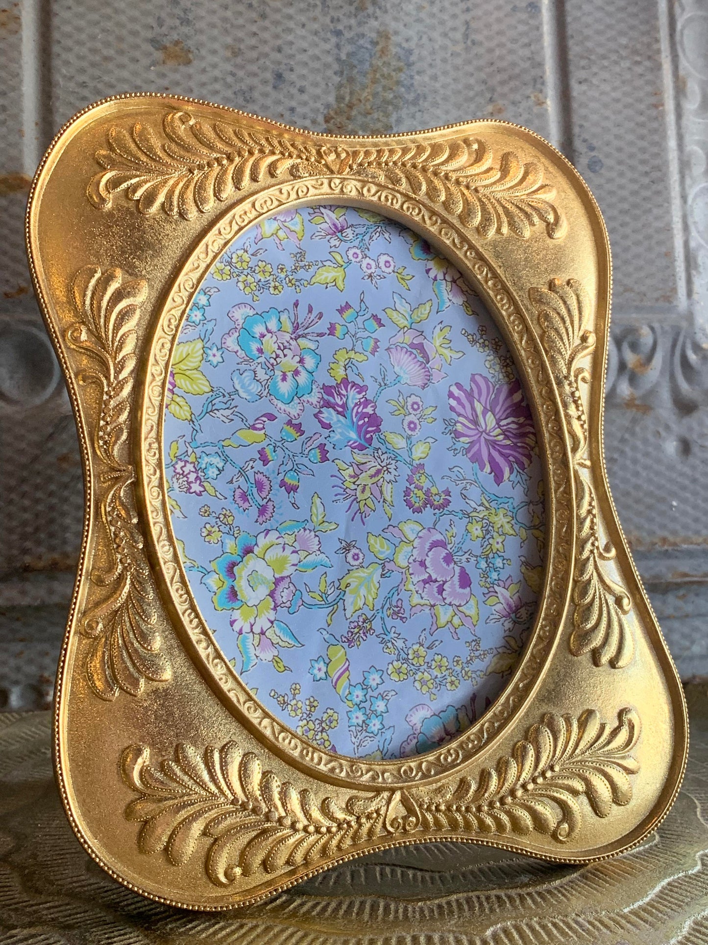 Impressions Oval Gold 5x7 Photo Frame - La De Da