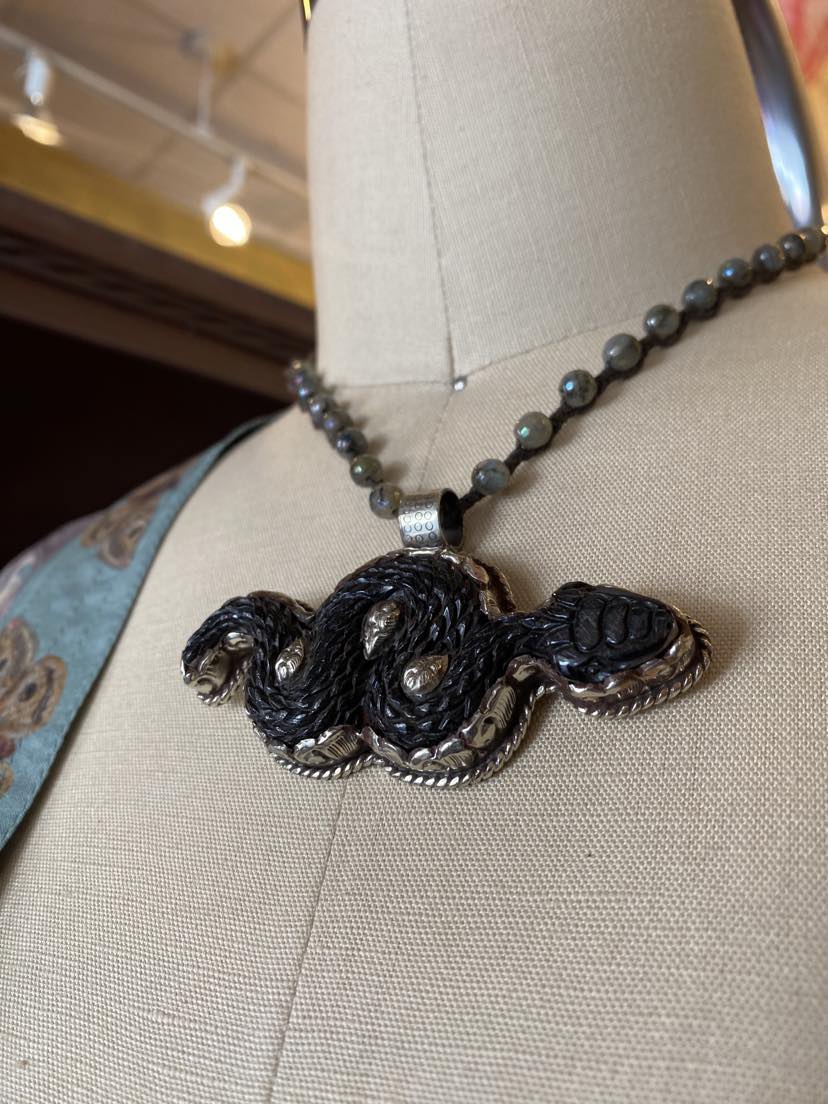 Carved Onyx Snake - La De Da