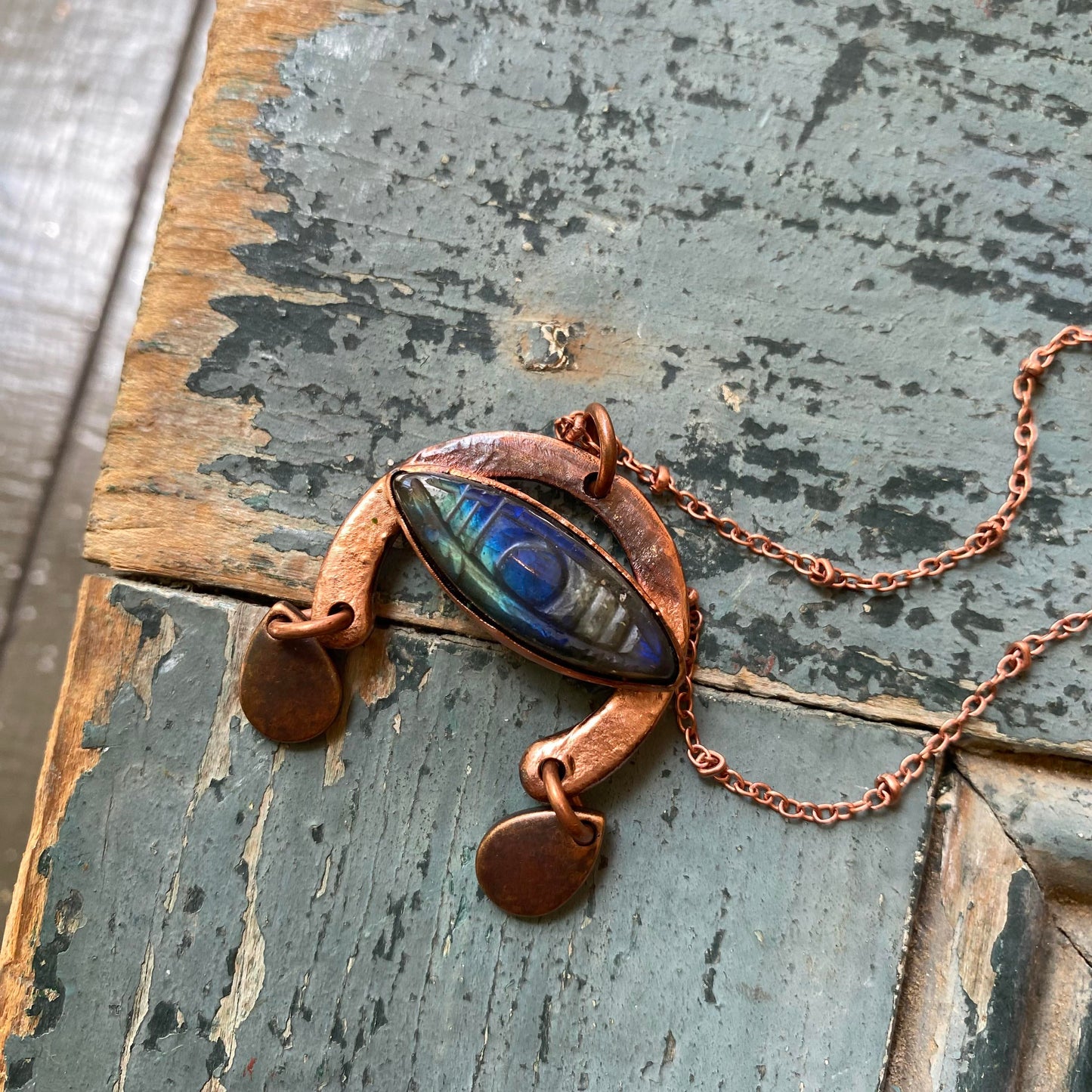 Labradorite Weeping Eye Necklace - La De Da
