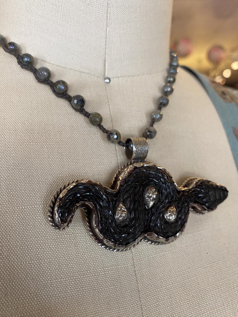 Carved Onyx Snake - La De Da