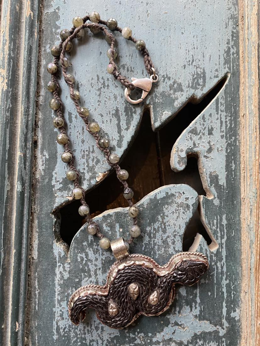 Carved Onyx Snake - La De Da