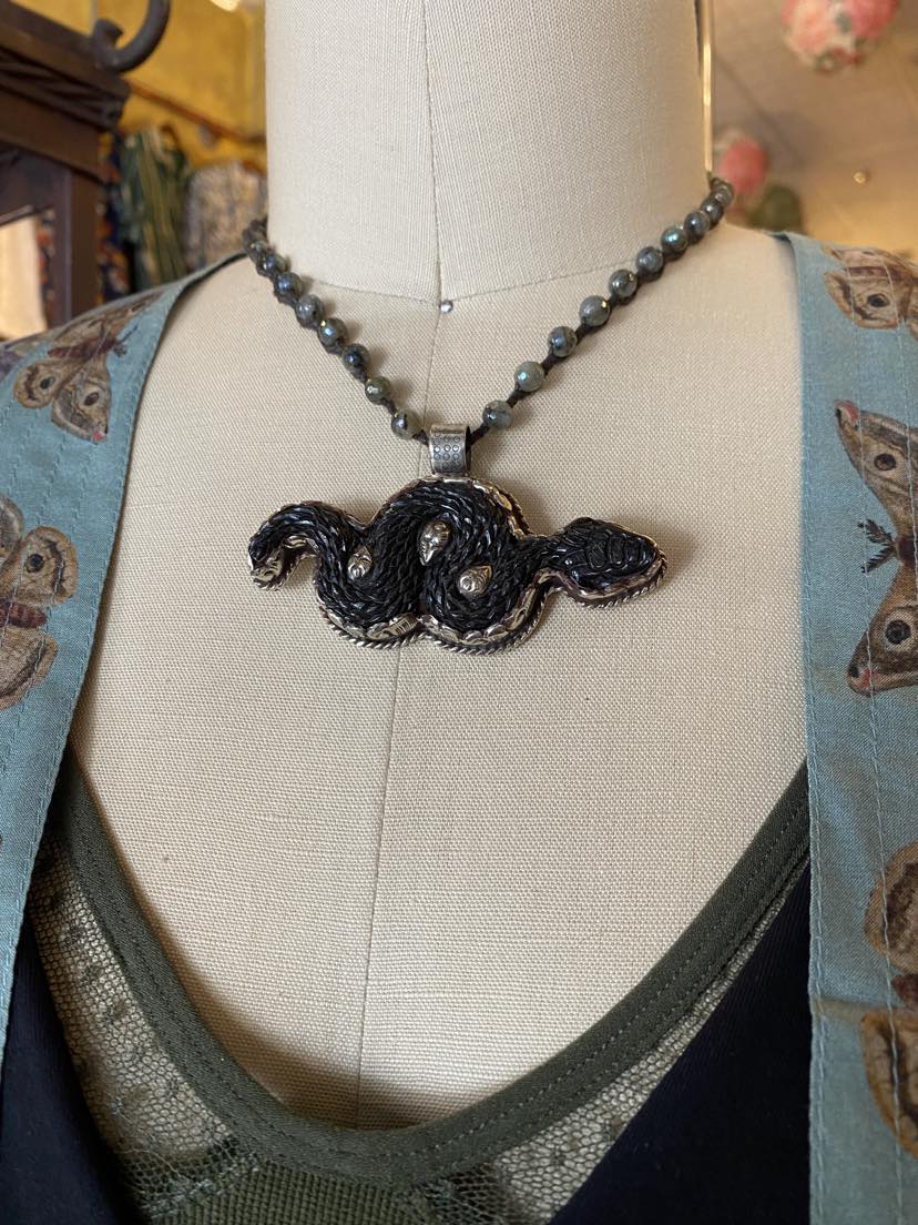 Carved Onyx Snake - La De Da