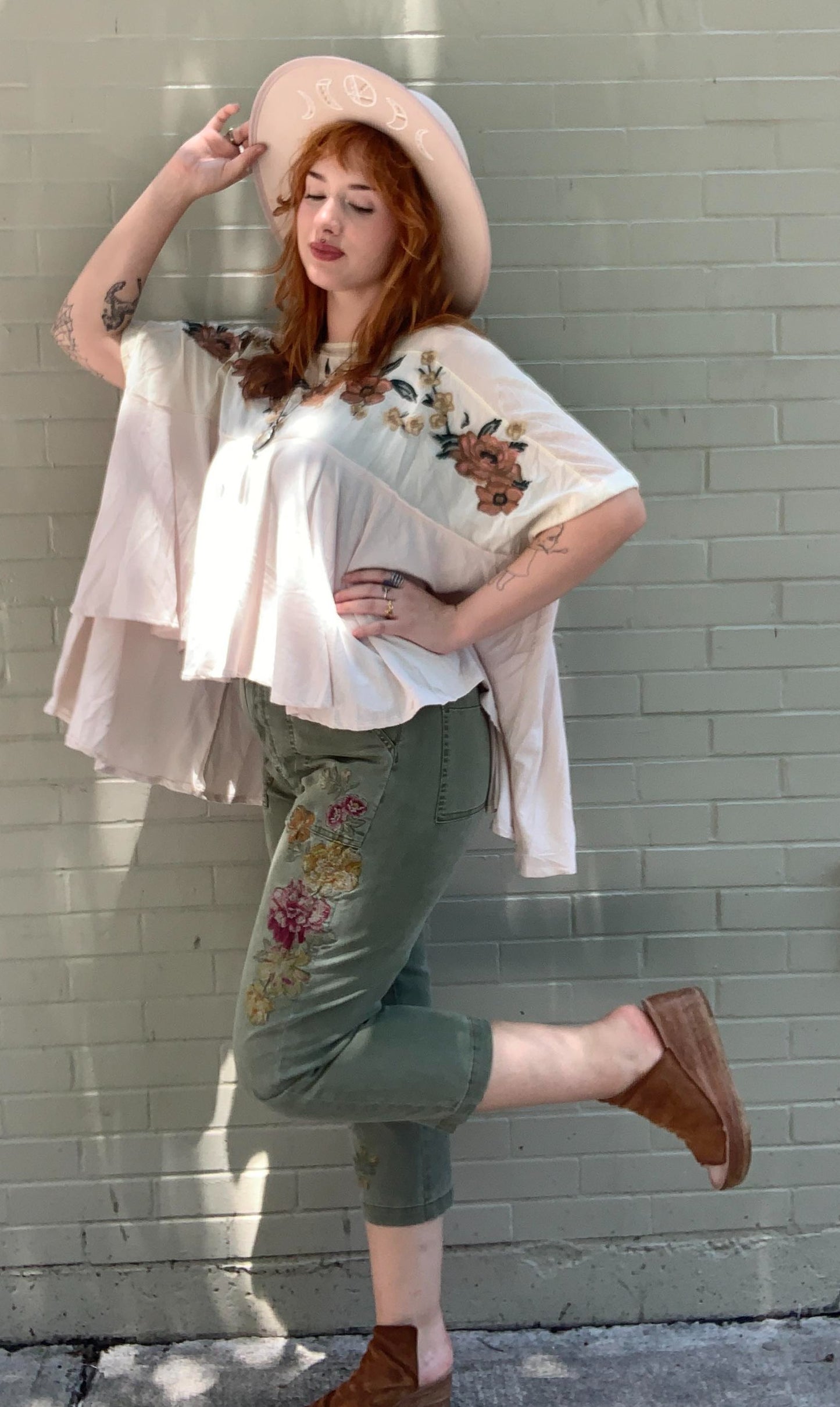 Boyfriend Embroidered Olive Trouser - La De Da