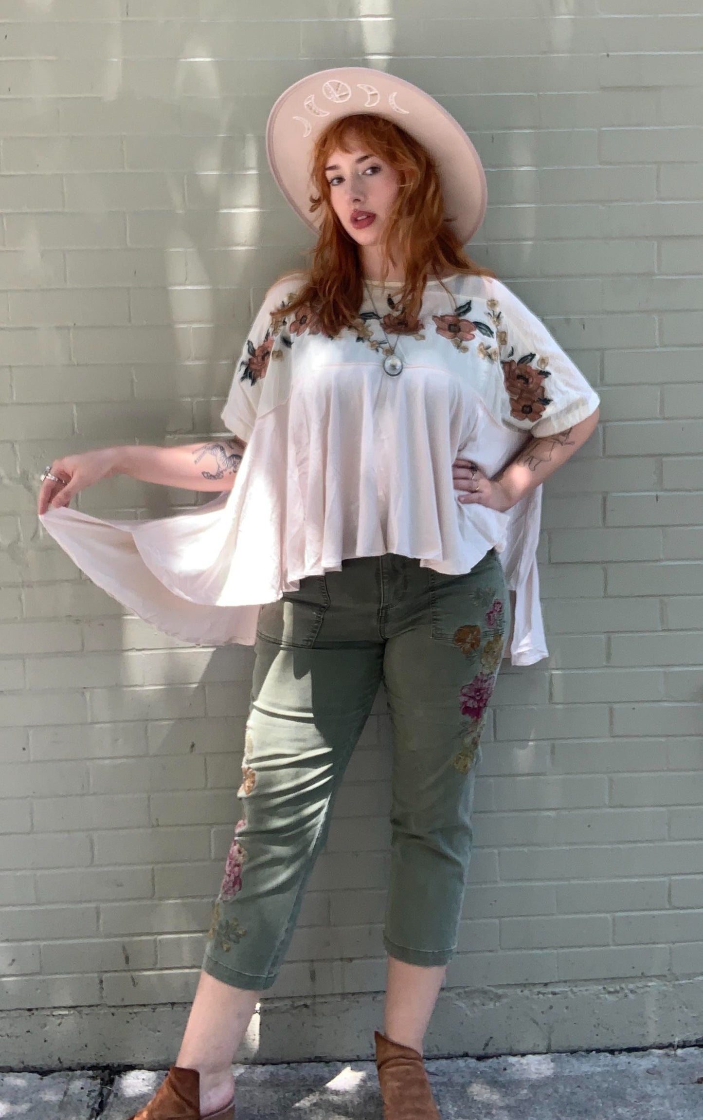 Boyfriend Embroidered Olive Trouser - La De Da