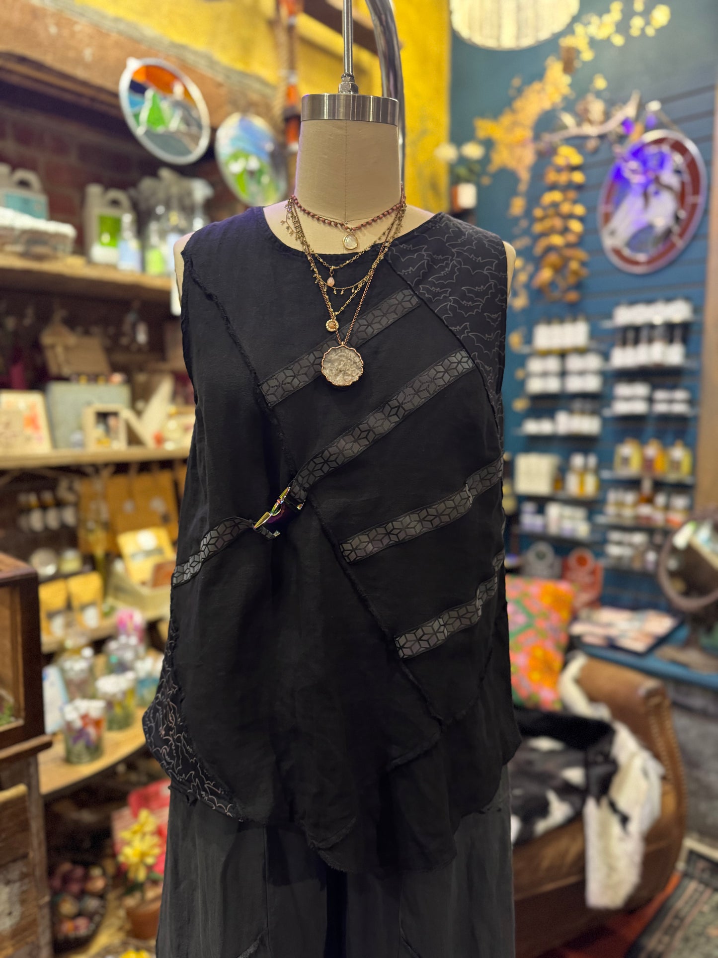 Reflective Bats & Buckle Linen Saga Top - Laura Bruce*