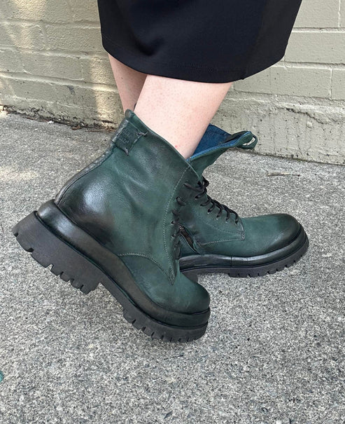 Dillie Combat Boot in Balsamic - La De Da