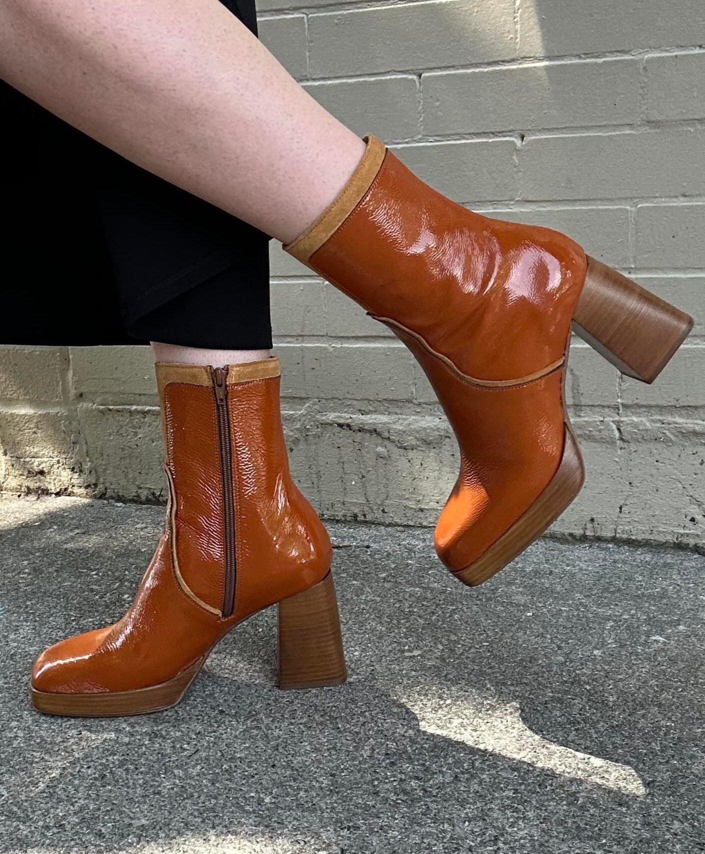 Julia Boots in Ginger - La De Da