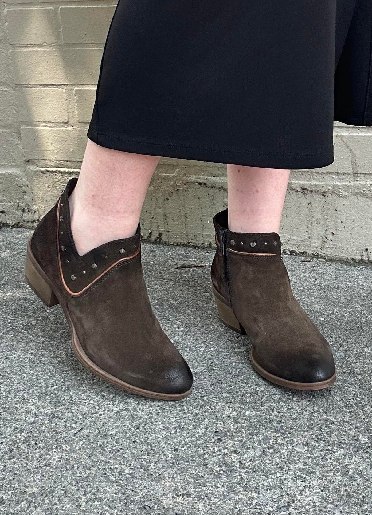 Keeley Western Boot in Chocolate - La De Da