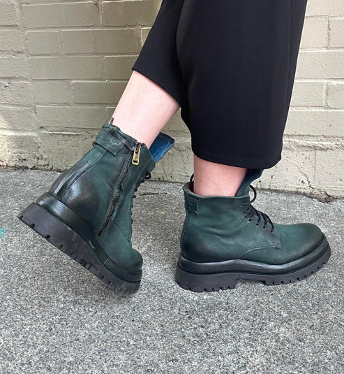 Dillie Combat Boot in Balsamic - La De Da
