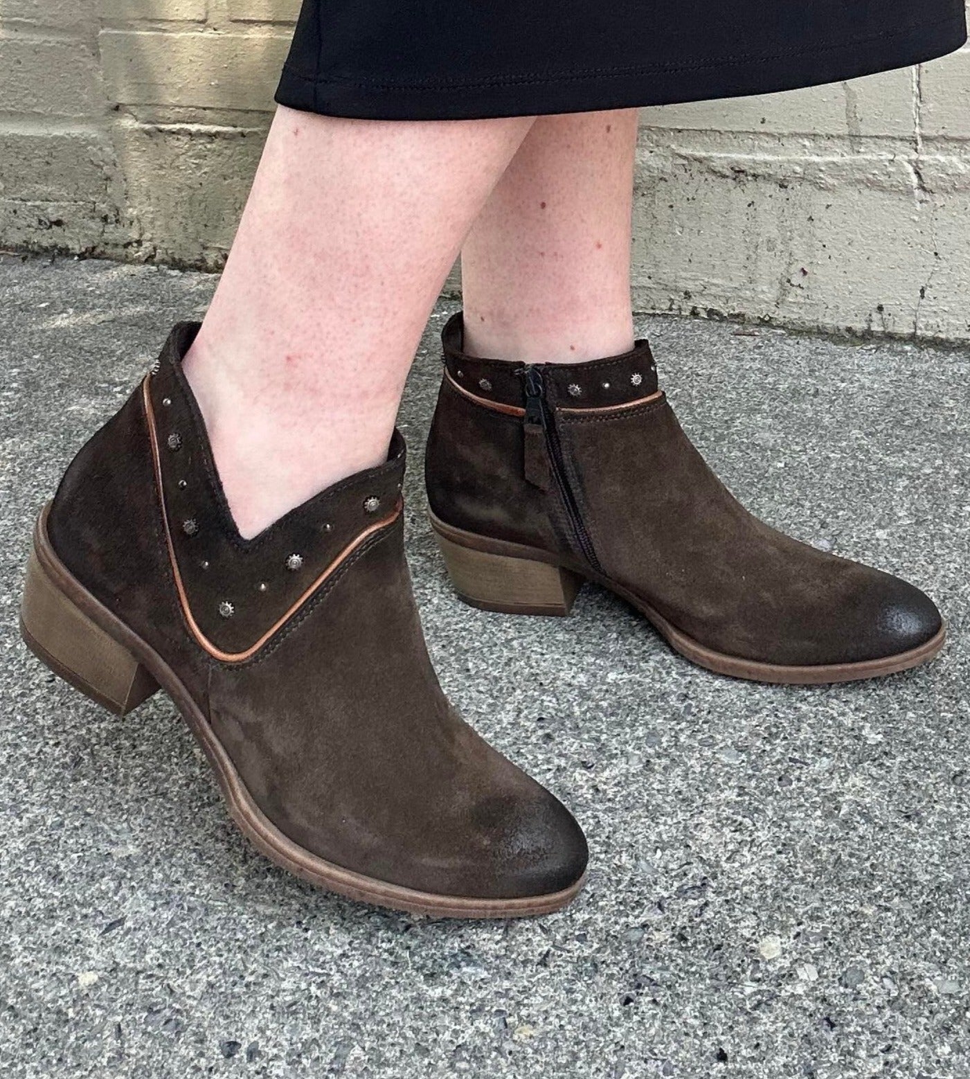 Keeley Western Boot in Chocolate - La De Da