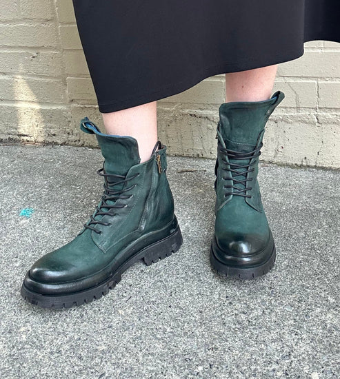 Dillie Combat Boot in Balsamic - La De Da