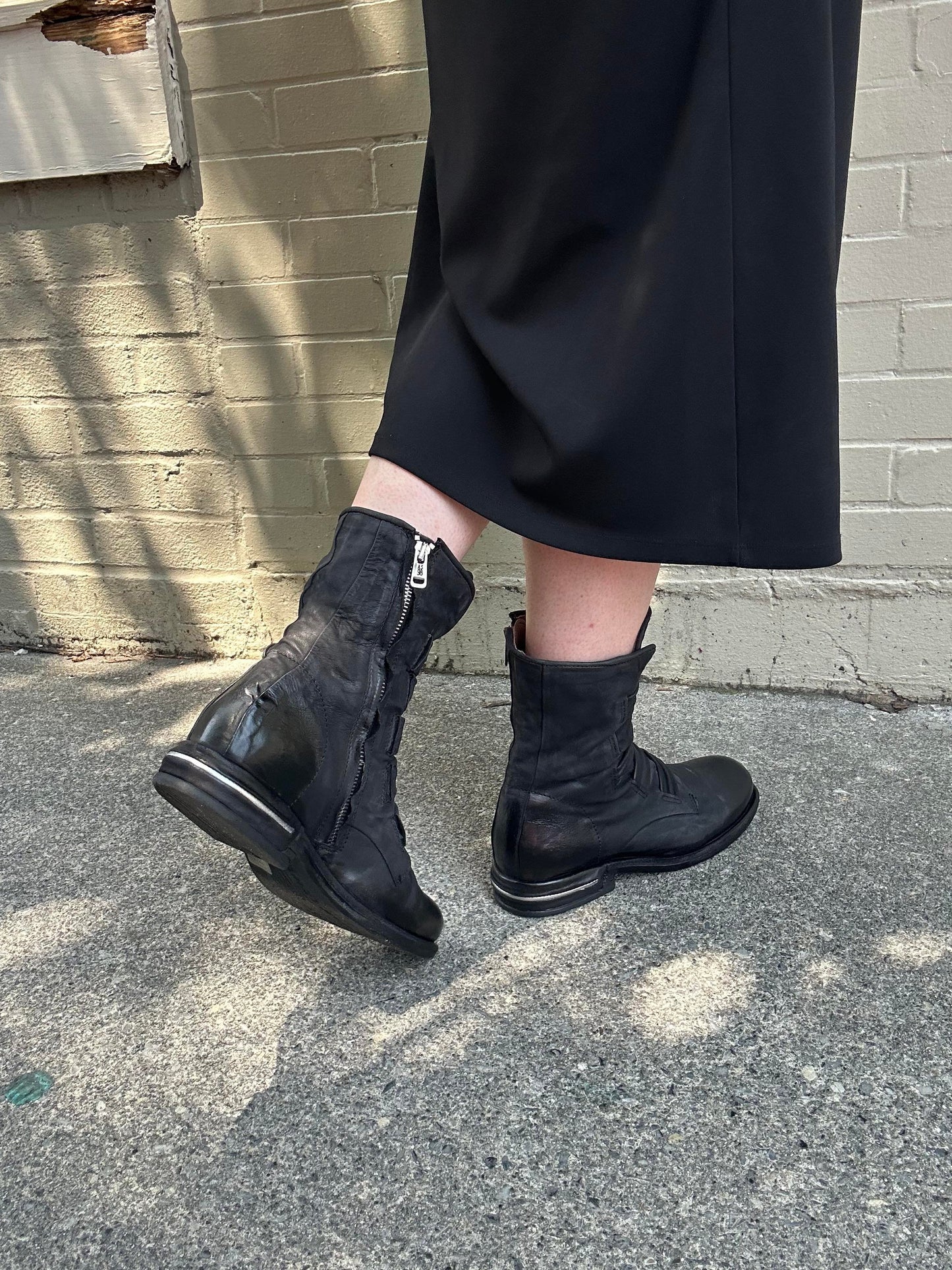 Traver Boots in Nero - La De Da