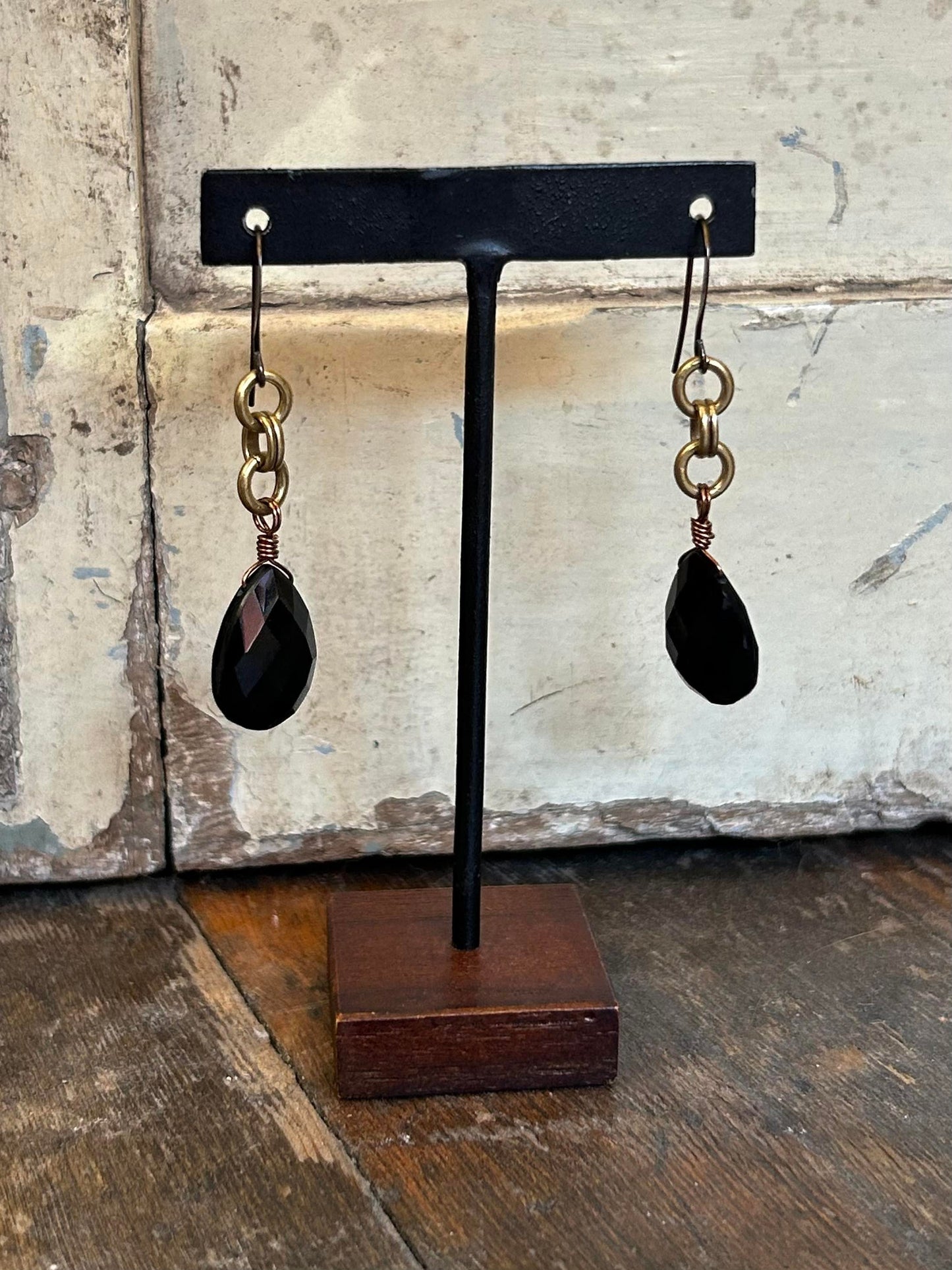 Pear Faceted Onyx Earrings - La De Da