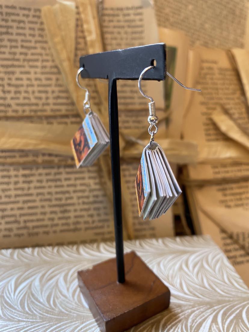 Goosebump "You Can't Scare Me" Earrings - La De Da