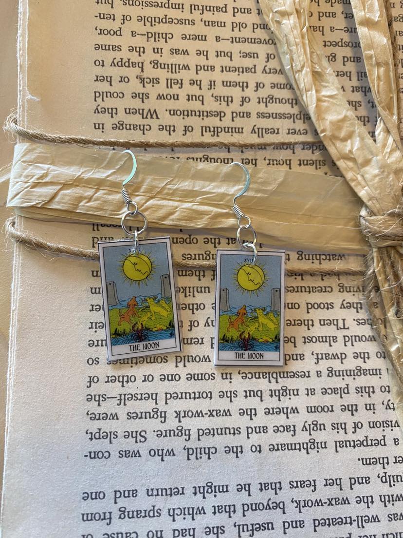 Tarot Essence Earrings - The Moon - La De Da