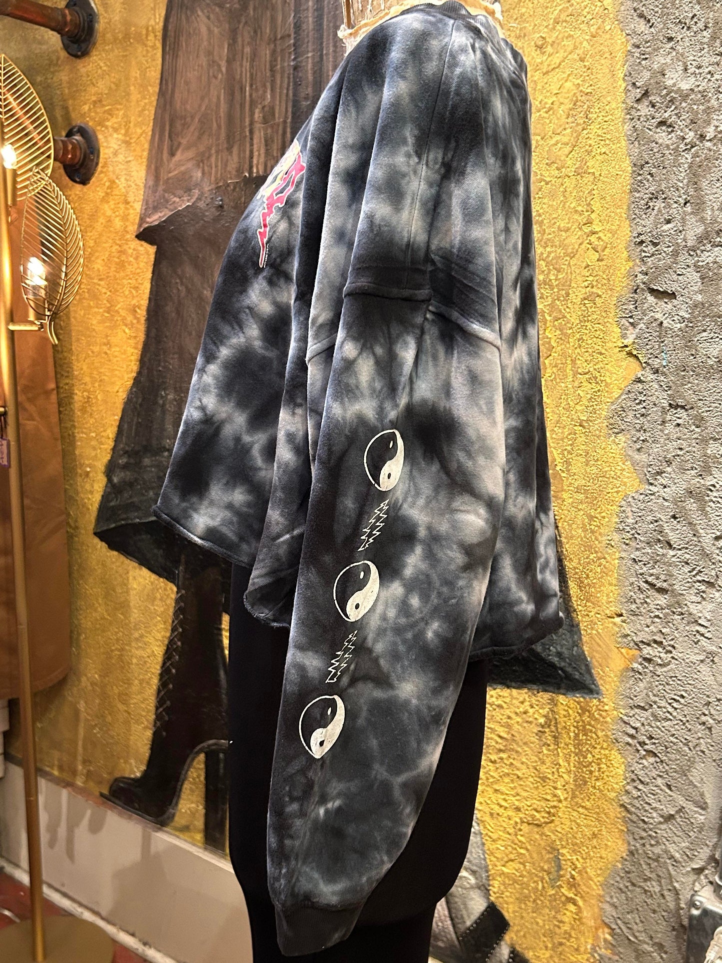 Grateful Dead Yin Yang Skull Pullover - La De Da