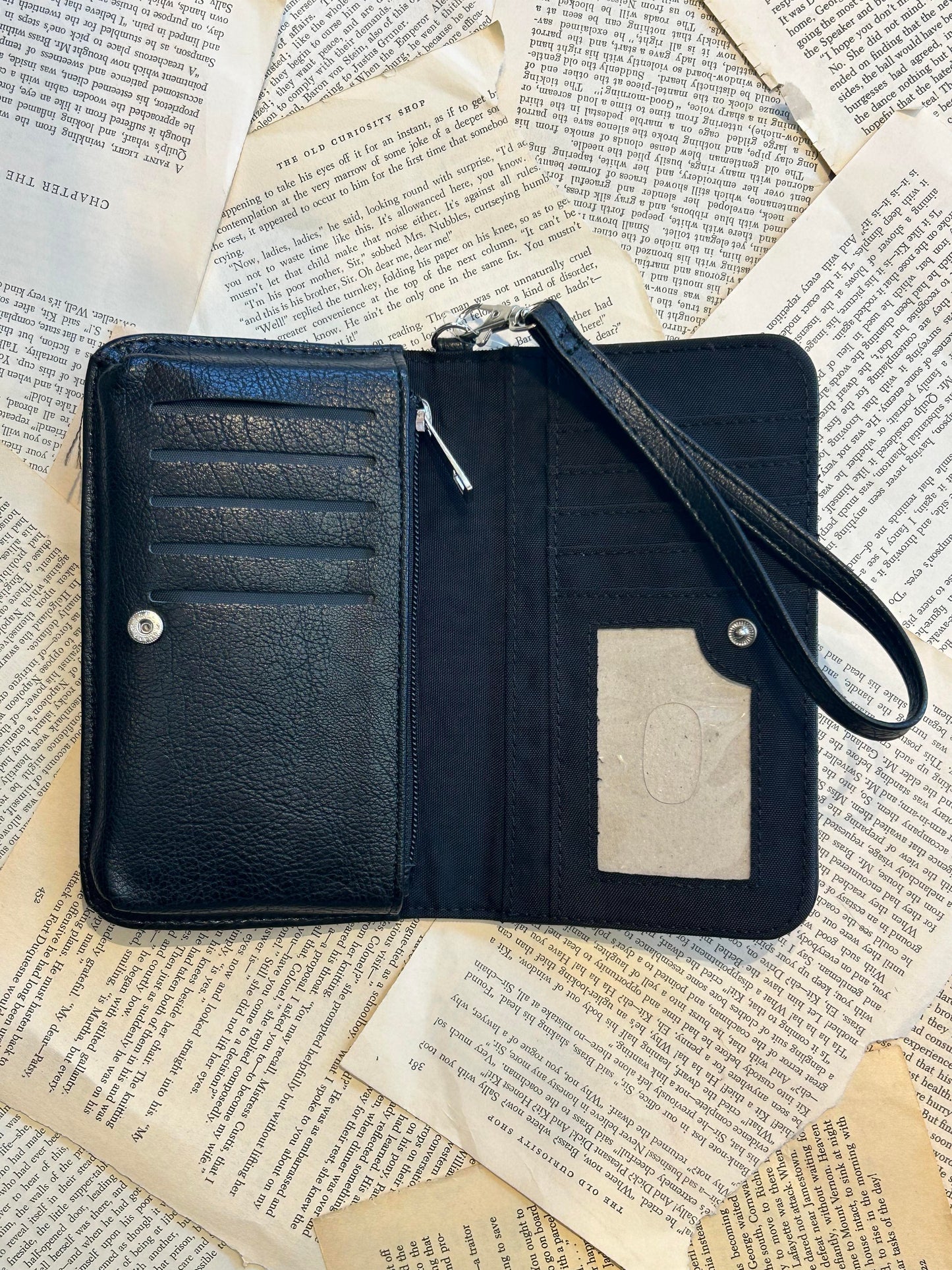 Mary Poppins Book Wallet - La De Da