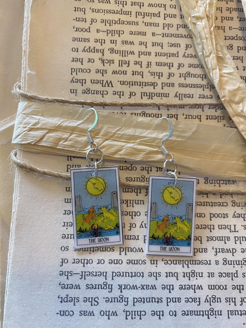 Tarot Essence Earrings - The Moon - La De Da