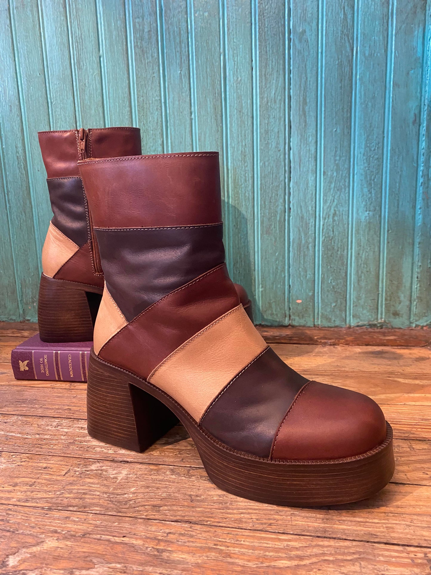 Danna Brandy Boots - La De Da
