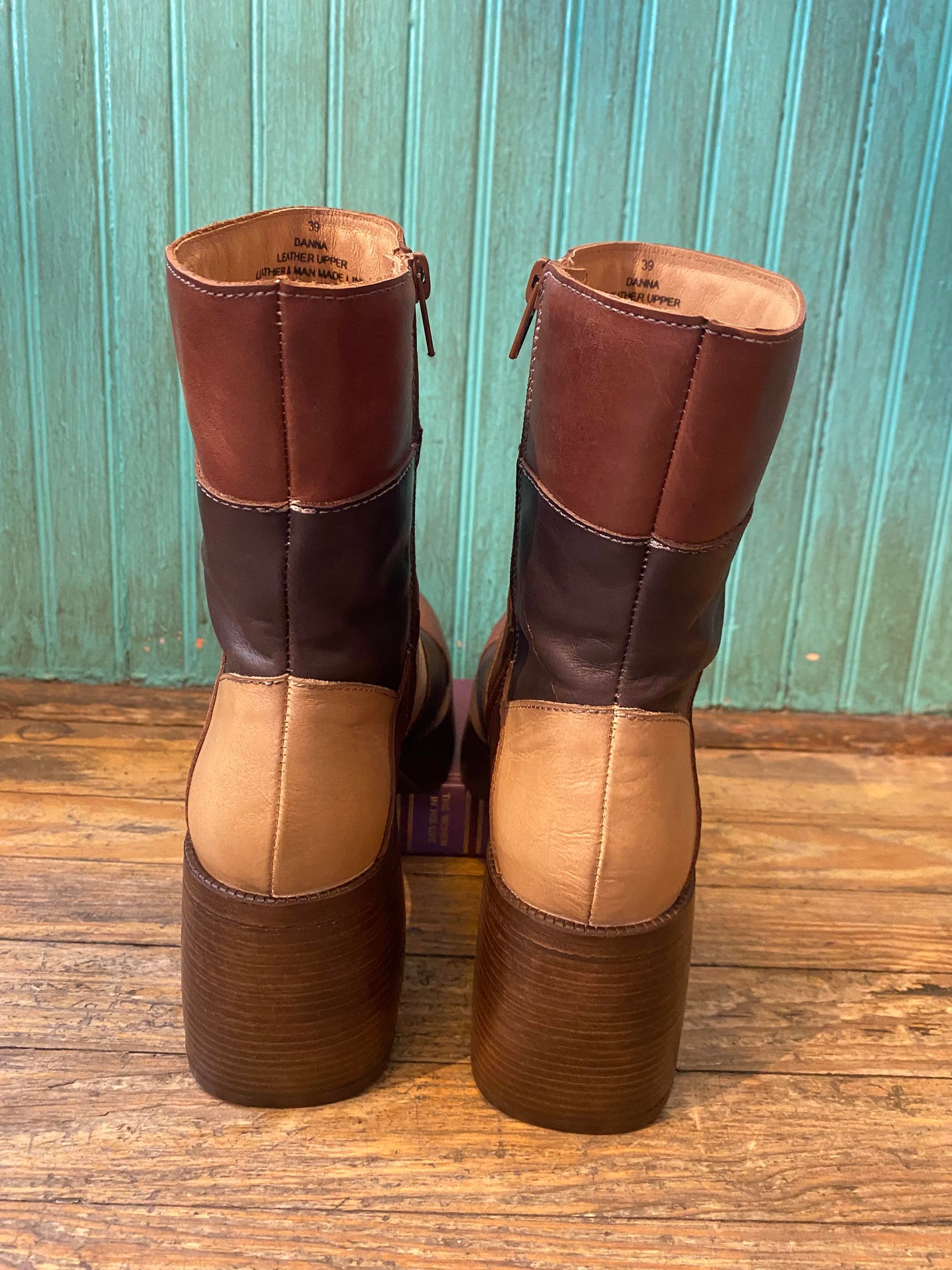 Danna Brandy Boots - La De Da