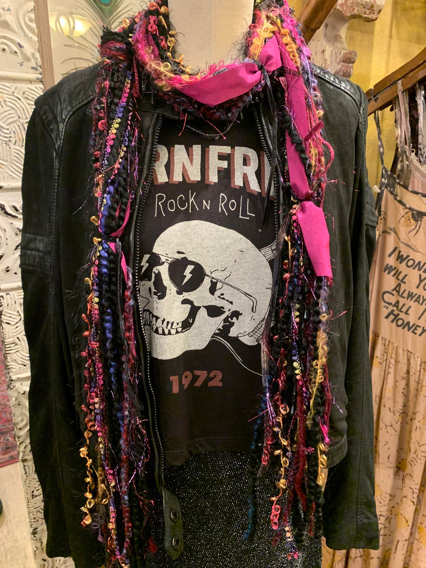 Helen - Black and Fushia long style scarf - La De Da