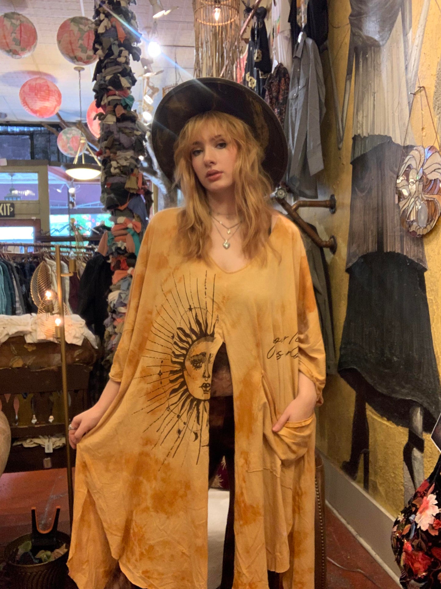 Sunshine Split Muu Tee - La De Da