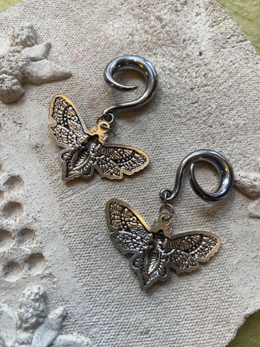 4G. Silver Death Moth Horns* #IV19