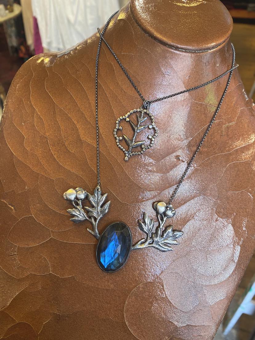 Hawthorn Branch Big Victorian Necklace - 16"