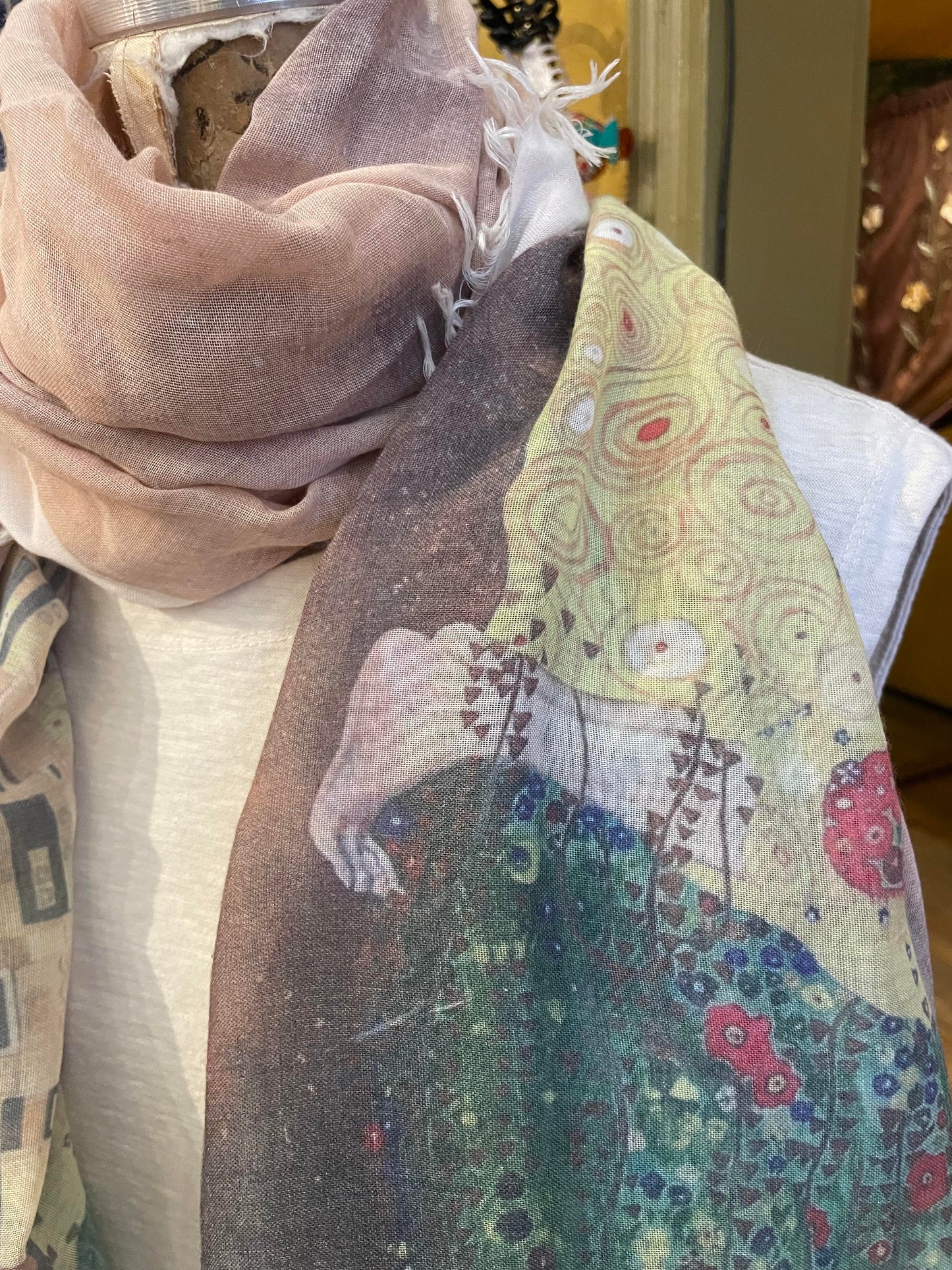 Klimt "The Kiss" Scarf - White