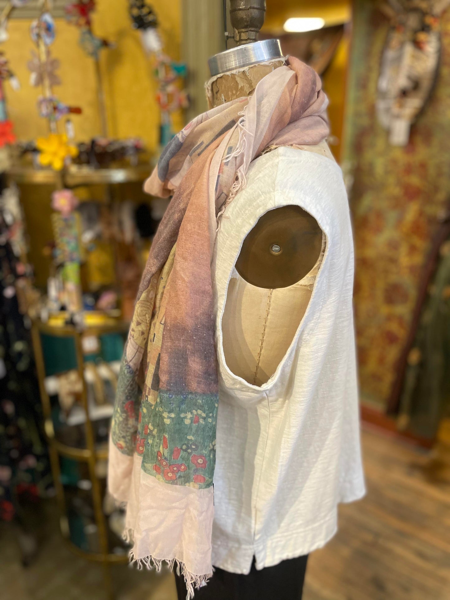 Klimt "The Kiss" Scarf- Blush