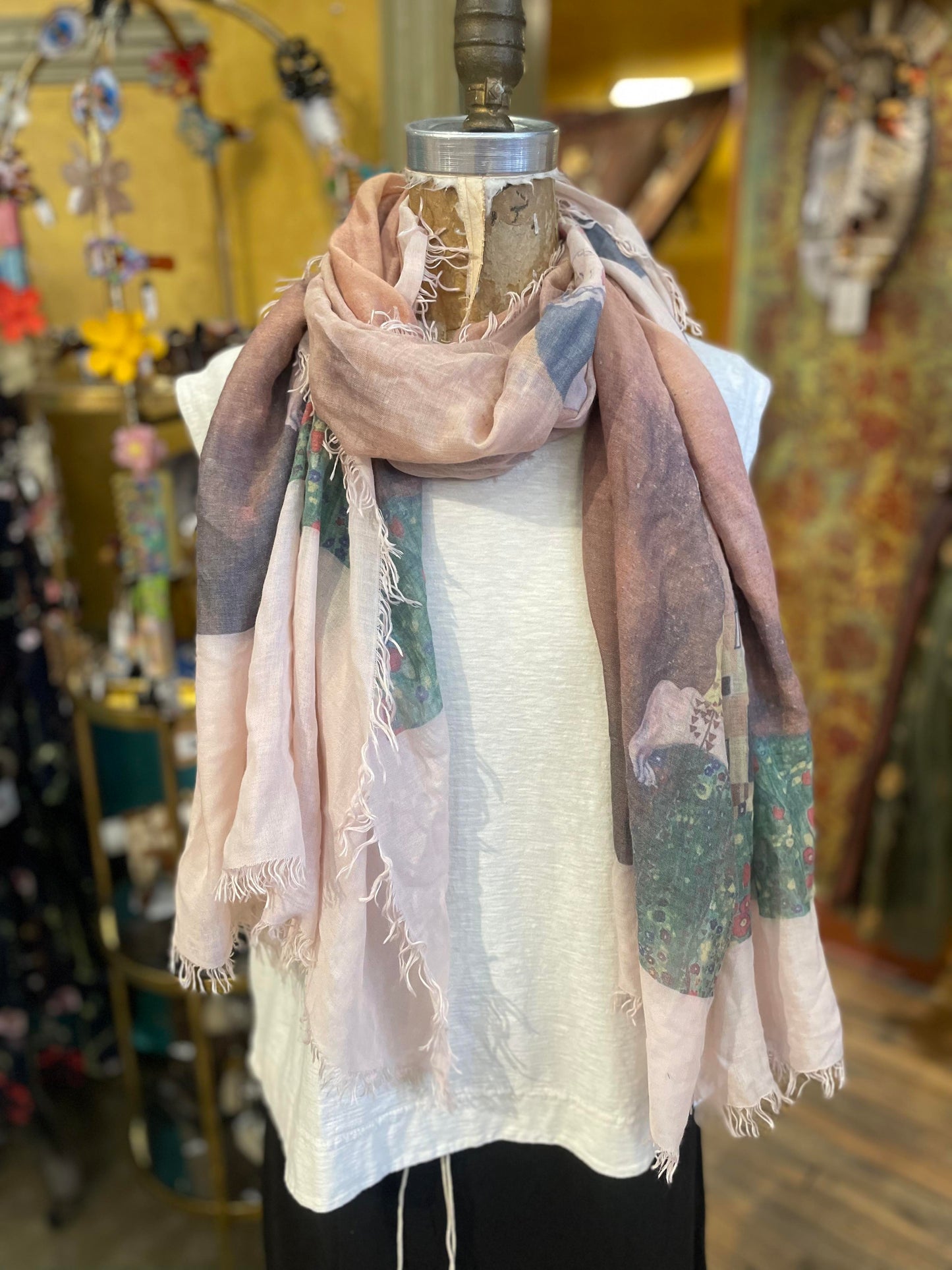 Klimt "The Kiss" Scarf- Blush