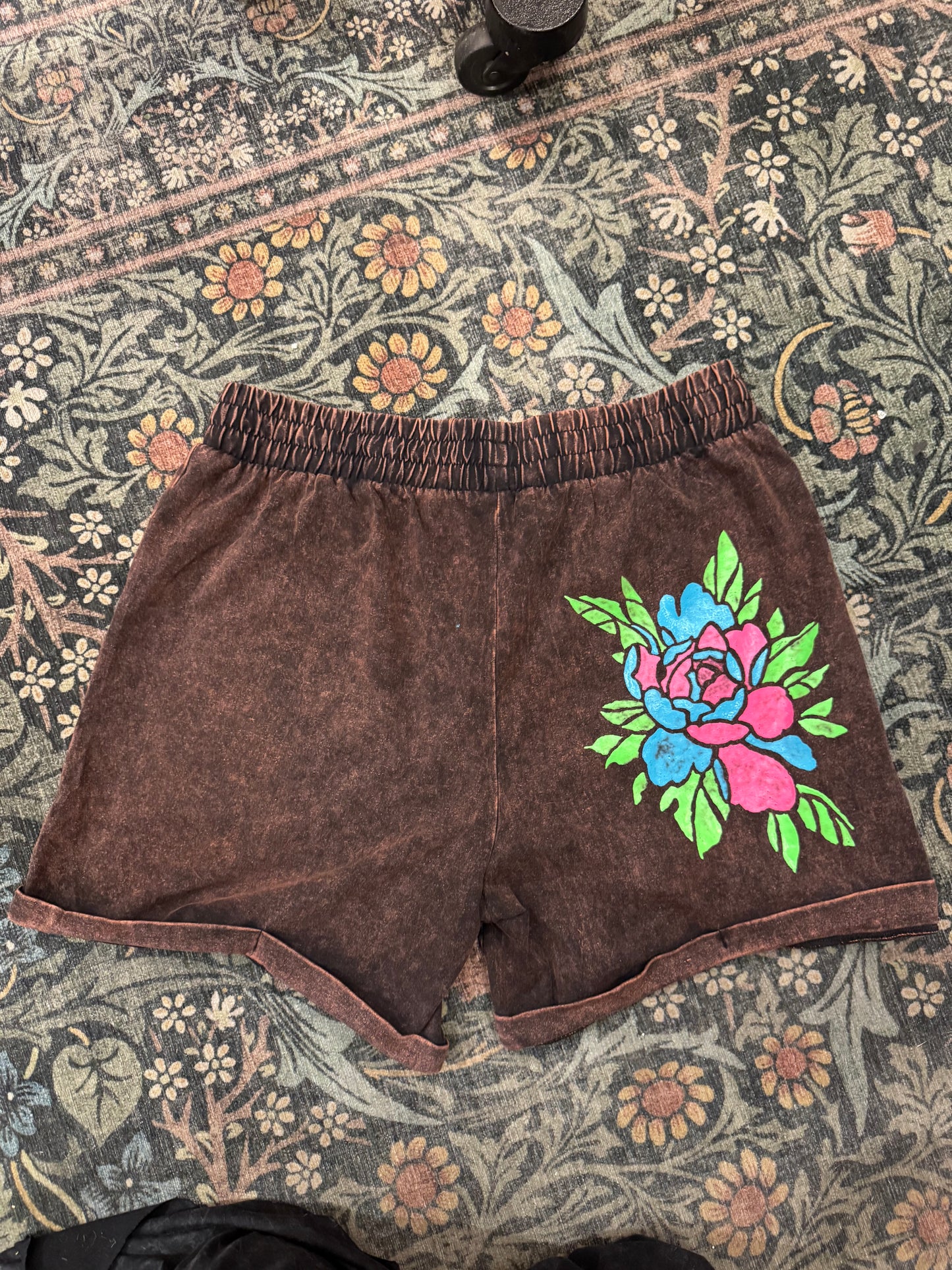 Floral Mandala Mineral Wash Zenana Shorts -Laura Bruce*